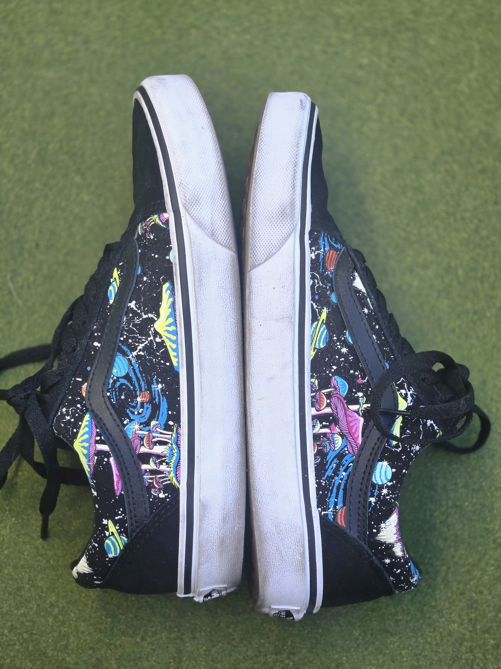 Vans Black Low-Top OLD SKOOL WOMEN'S Sz7 Sneakers HTF Neon Space/Shrooms Graphic - Picture 6 of 14